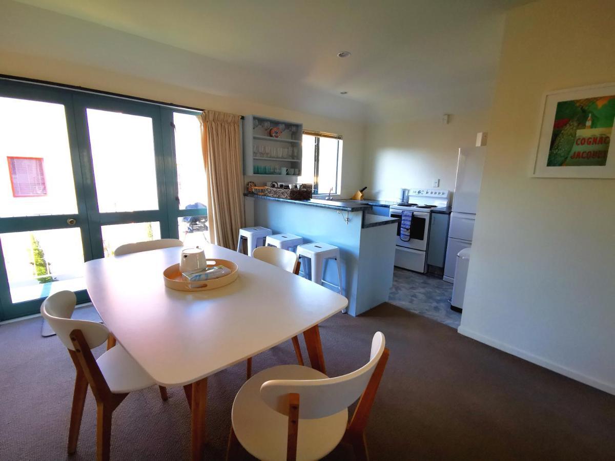 Les Troupes Apartments Akaroa Ngoại thất bức ảnh