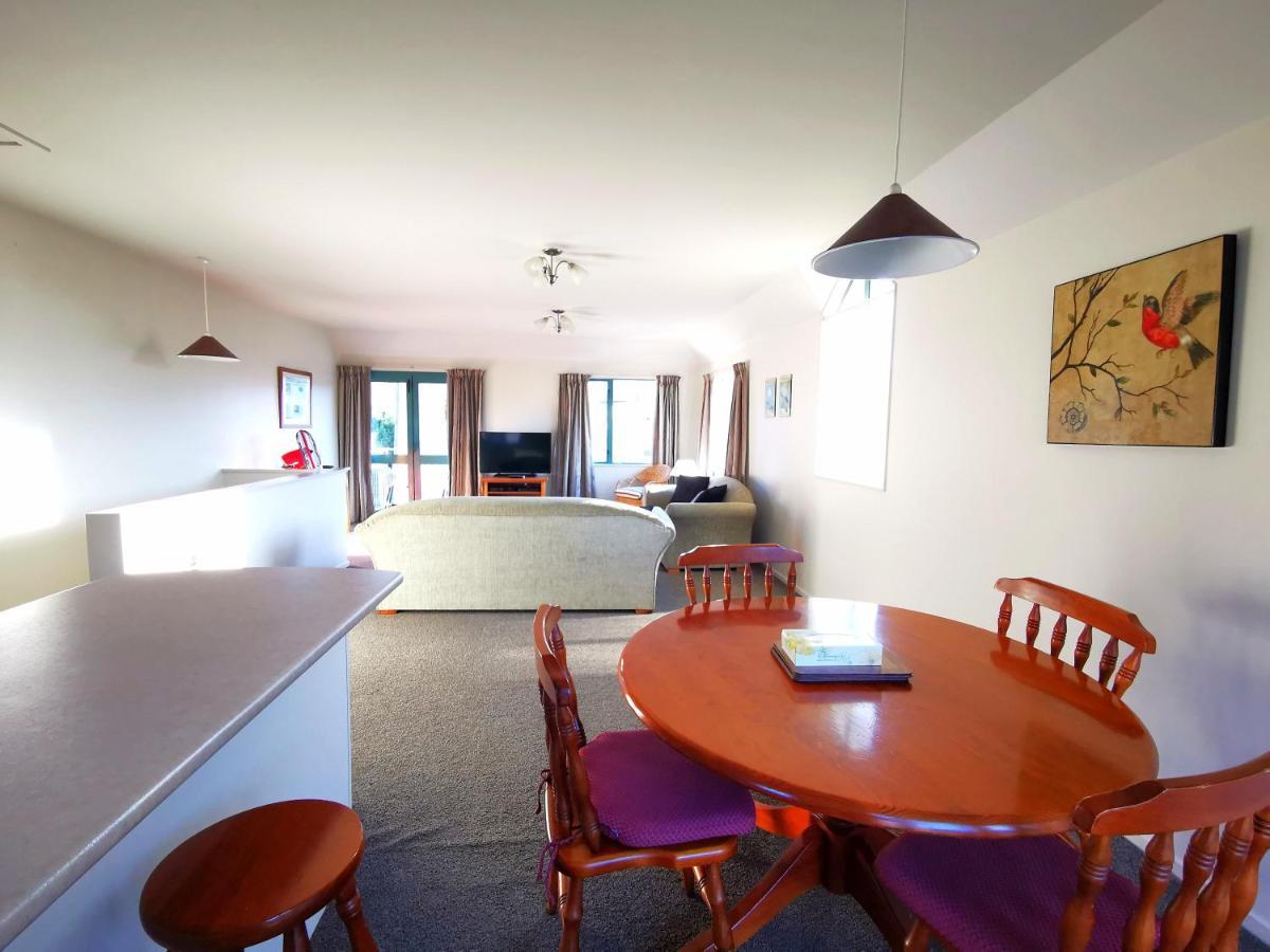 Les Troupes Apartments Akaroa Ngoại thất bức ảnh