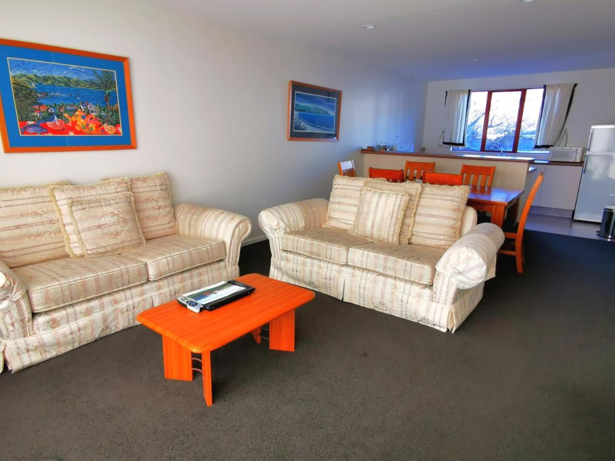 Les Troupes Apartments Akaroa Ngoại thất bức ảnh