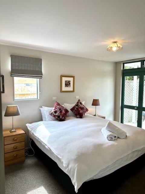 Les Troupes Apartments Akaroa Ngoại thất bức ảnh