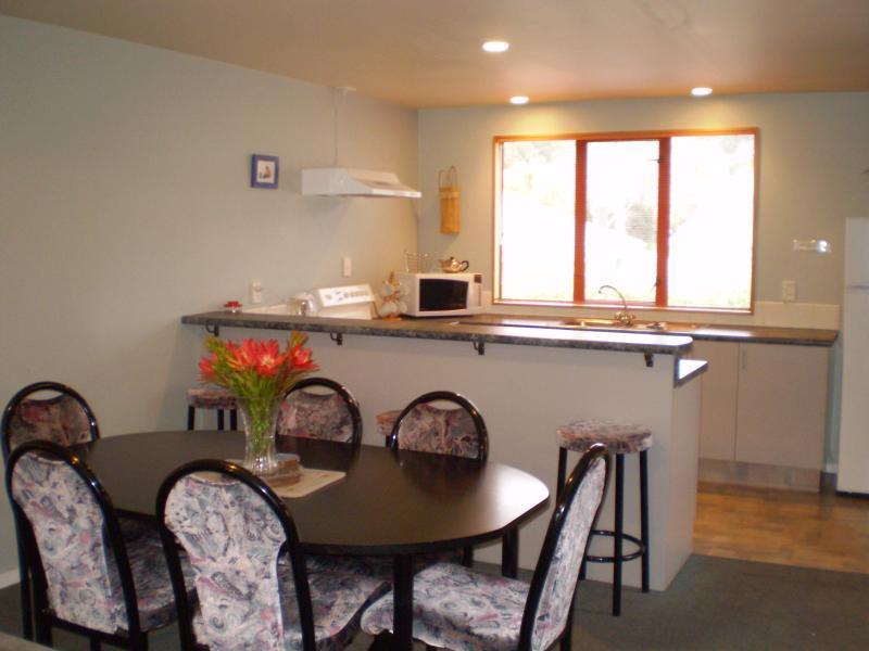 Les Troupes Apartments Akaroa Ngoại thất bức ảnh